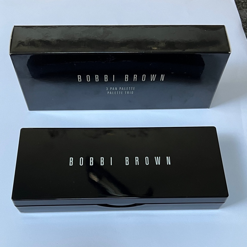 Bobbi Brown 3-Pan Palette Customizable Empty Makeup Compact - New in Box